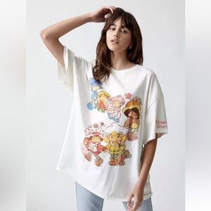 Dolls kill strawberry shortcake and friends tshirt